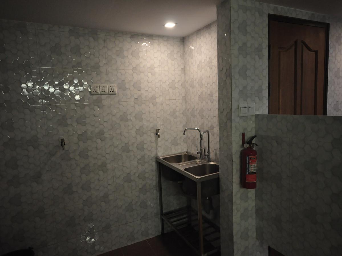 Hostel Latha Rangun Kültér fotó