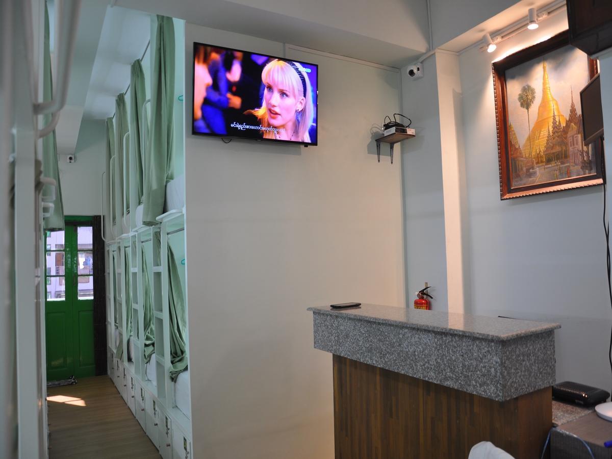 Hostel Latha Rangun Kültér fotó