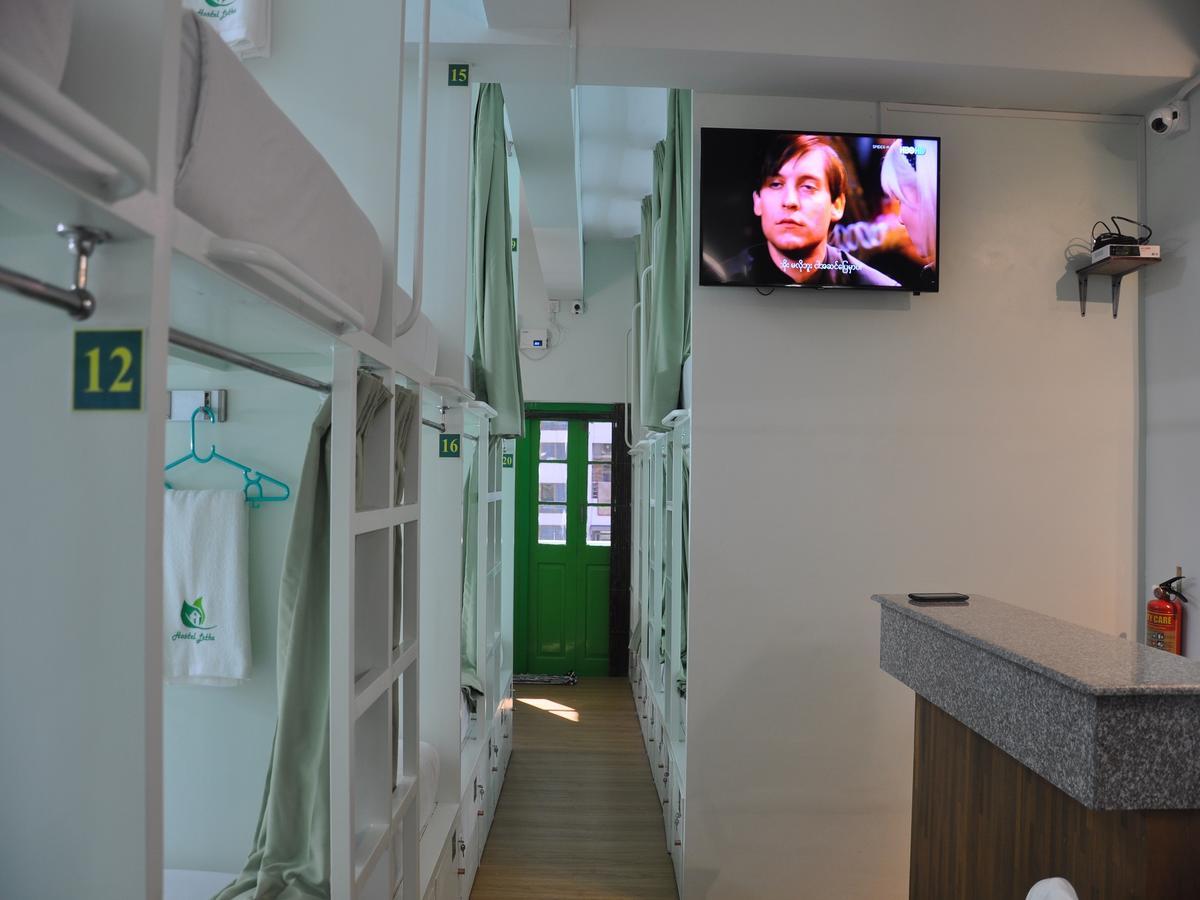 Hostel Latha Rangun Kültér fotó