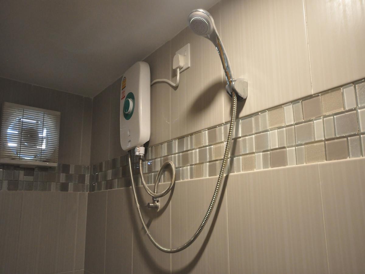Hostel Latha Rangun Kültér fotó