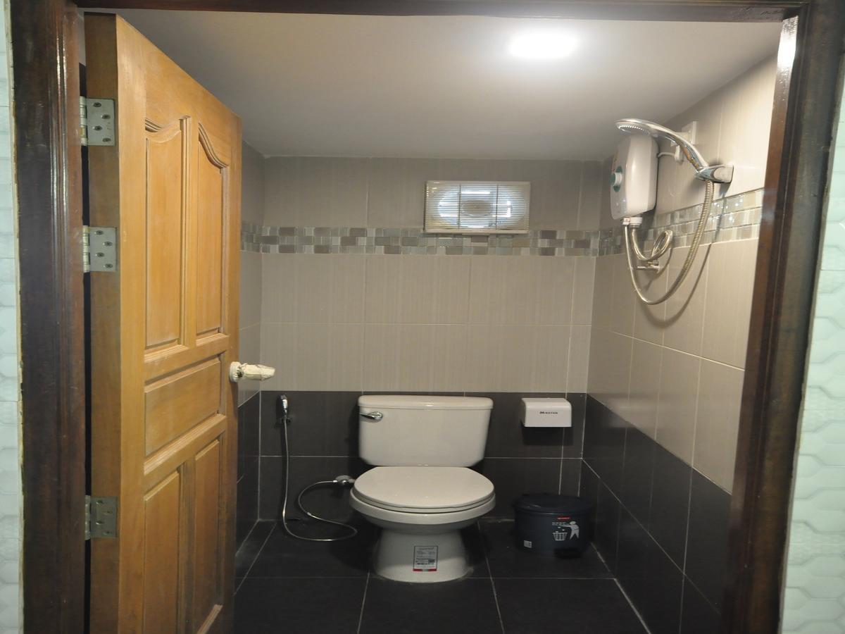 Hostel Latha Rangun Kültér fotó