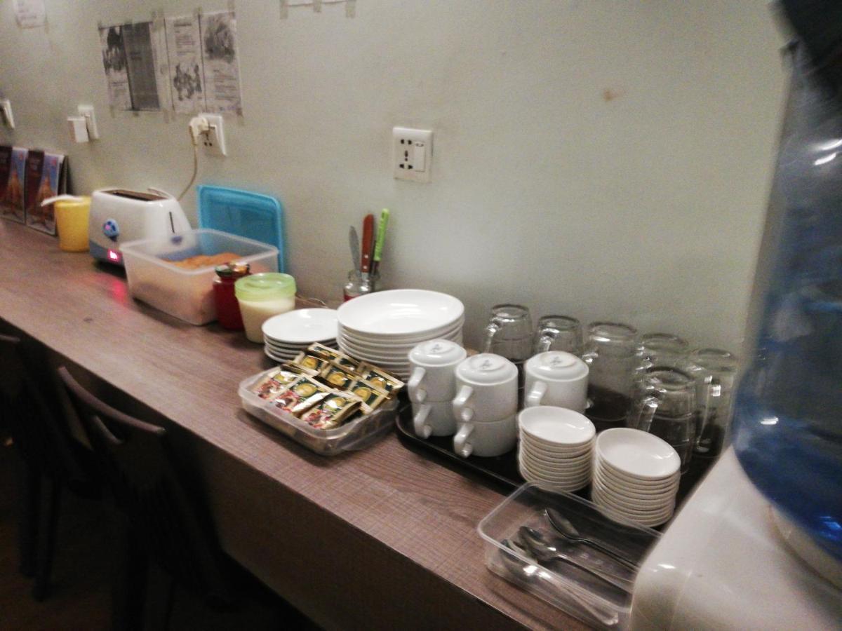Hostel Latha Rangun Kültér fotó