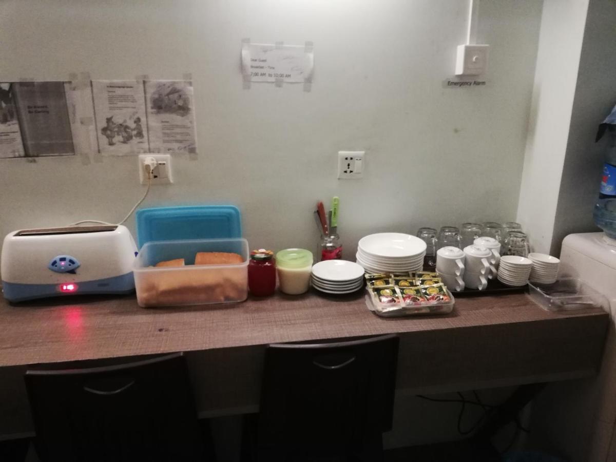 Hostel Latha Rangun Kültér fotó